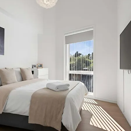 Penthouse With Rooftop Terrace & Balcony Appartement *