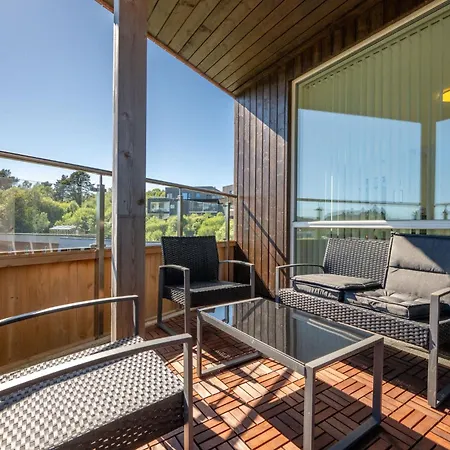 Penthouse With Rooftop Terrace & Balcony Appartement *